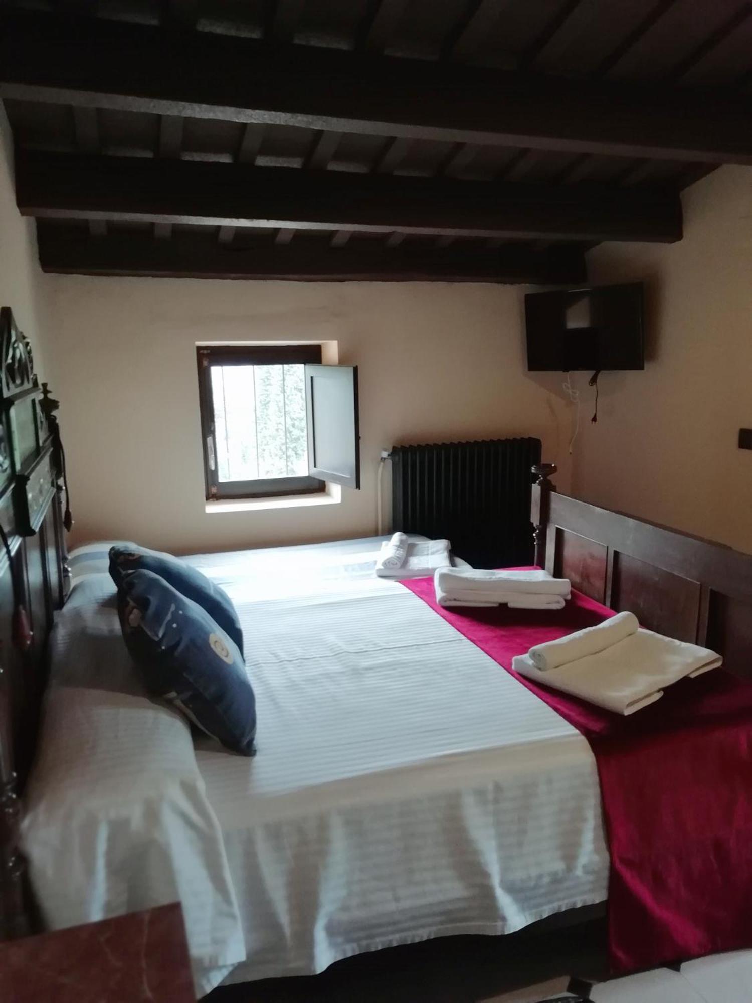 Hostal Rural Mas Blanc San Martín de Centellas Екстериор снимка