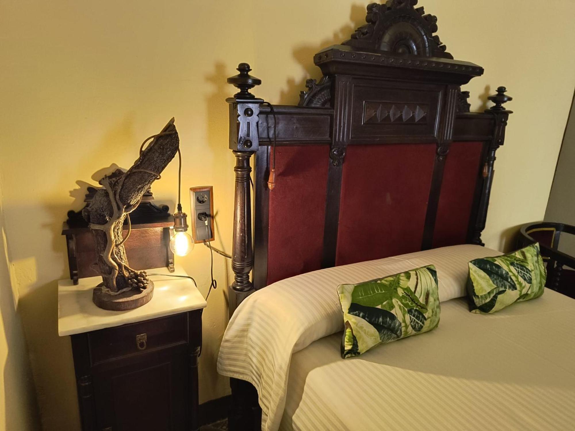Hostal Rural Mas Blanc San Martín de Centellas Екстериор снимка