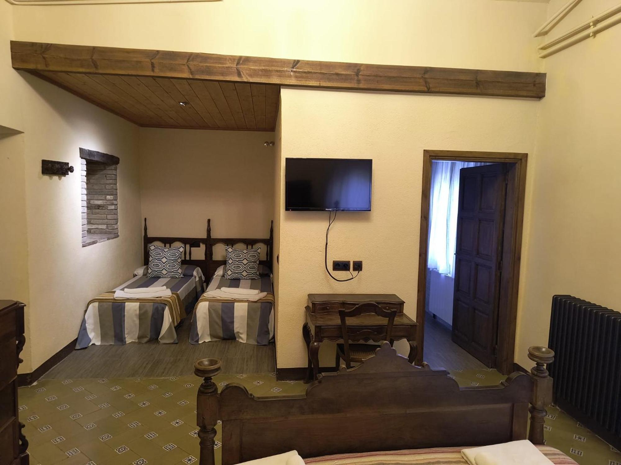 Hostal Rural Mas Blanc San Martín de Centellas Екстериор снимка