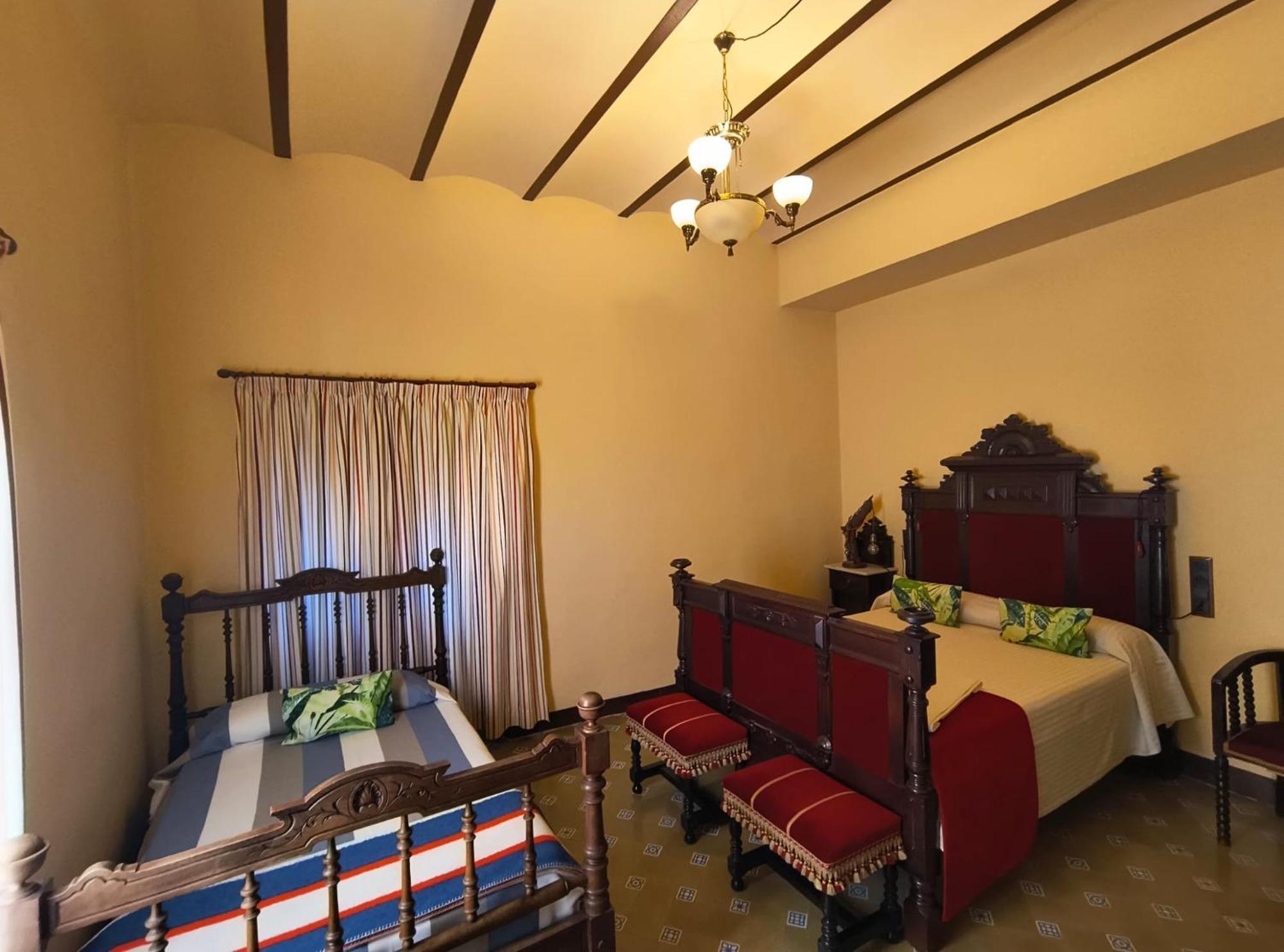 Hostal Rural Mas Blanc San Martín de Centellas Екстериор снимка