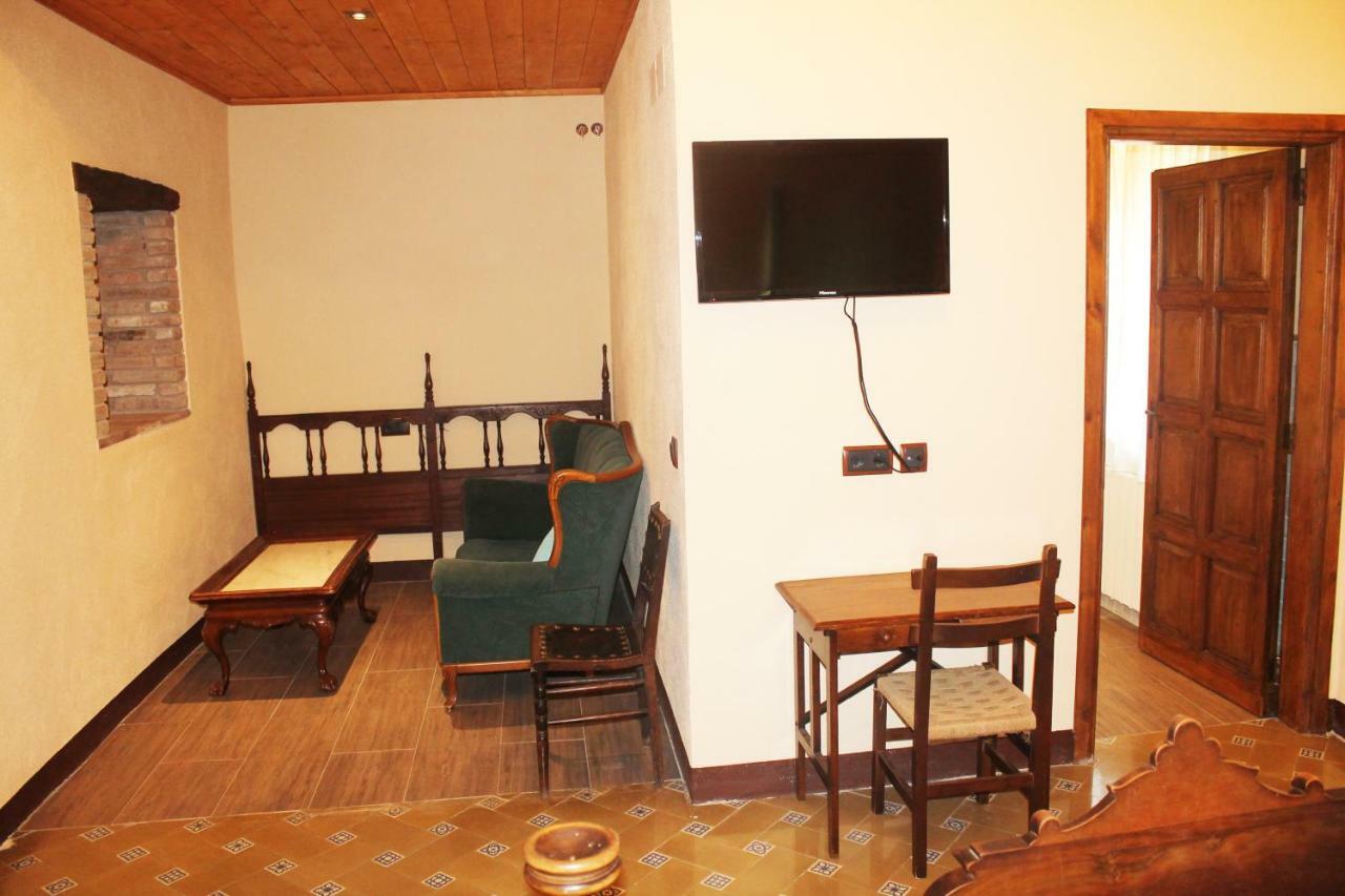 Hostal Rural Mas Blanc San Martín de Centellas Екстериор снимка